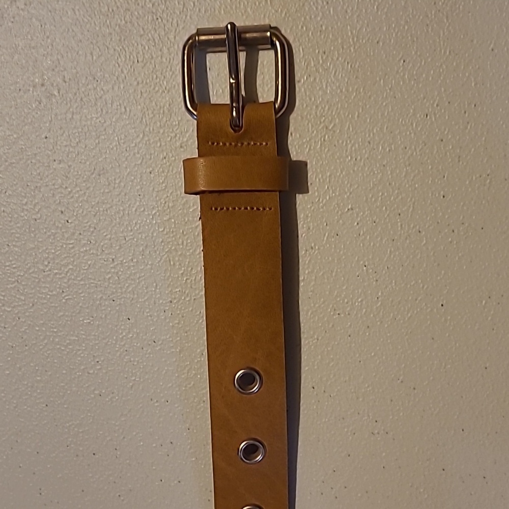 Women's Tan Leather Belt From The 90s With Many Holes, 40"